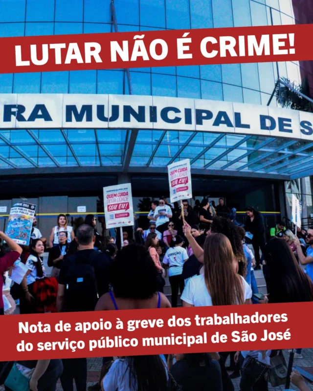 🚩 LUTAR NÃO É CRIME! 

O SindSaúde vem a público reforçar seu apoio à greve dos trabalhadores do serviço público municipal de São José, deflagrada na última terça-feira (10) em assembleia com mais de 1500 presentes. 

A mobilização é legítima e cobra questões que já haviam sido acordadas com a administração municipal anteriormente, como concurso público, melhores salários e valorização dos servidores.

O apoio de todos à luta dos trabalhadores torna-se ainda mais necessário dada a postura do Prefeito Orvino Coelho, que informou em vídeo publicado nas redes sociais que não irá dialogar com o movimento.

Essa recusa demonstra o descompromisso da administração de Orvino não só com os trabalhadores do município, mas também com a população de São José, que também será beneficiada pela pauta de reivindicação do movimento.

✊ Todo apoio à luta dos trabalhadores!