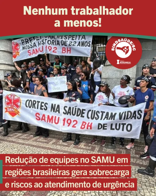 🚑✊ Em defesa do SAMU e seus trabalhadores!

O avanço de medidas que fragilizam o Serviço de Atendimento Móvel de Urgência (SAMU) em diferentes estados do país acende mais um alerta para a saúde pública brasileira. Casos recentes em Belo Horizonte e no Mato Grosso, por exemplo, evidenciam um processo que não é unificado, mas parte de uma mesma lógica sistemática de cortes, reestruturações e redução das equipes.

Em Mato Grosso, a fusão do SAMU com o Corpo de Bombeiros resultou em demissões, fechamento de bases e diminuição da capacidade de resposta do serviço. Já em Belo Horizonte, a proposta de redução de profissionais nas equipes compromete diretamente o tempo de atendimento e a qualidade do socorro prestado.

🚨 Essas iniciativas seguem um método desastroso: reduzir custos às custas da vida.

O SAMU não é apenas um serviço de transporte, mas uma política estruturante do SUS, baseada em equipes multiprofissionais qualificadas. Cada corte nas equipes representa mais tempo de espera para a população e sobrecarga para os trabalhadores.

O que está em curso não é apenas uma reestruturação administrativa, mas um processo de enfraquecimento de uma política pública essencial. Defender o SAMU é defender a saúde pública de qualidade.

🚩 Nenhum trabalhador a menos!