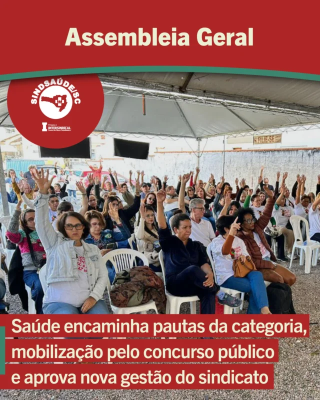 🚩 Assembleia da saúde!

Em assembleia nesta quinta-feira (28), a base do SindSaúde/SC debateu encaminhamentos importantes para a categoria. Confira os destaques: 

📌 Gestão 2026/29: Em conformidade com o regimento eleitoral do SindSaúde/SC, a nova diretoria da entidade foi aprovada por aclamação. A nominata completa está disponível em nosso site. 

📌 Concurso público: O Governo deve apresentar um estudo sobre novos chamamentos na próxima audiência, marcada para 29 de junho. A expectativa é que o documento permita uma avaliação concreta do judiciário. Diante do histórico de descumprimento de acordos e decisões judiciais por parte da gestão Jorginho Mello, a categoria organizará um ato em frente ao TRT para cobrar celeridade no processo. 

📌 Reajuste salarial: O indicativo do Governo é de que não haverá negociação antes do período eleitoral. Somente nossa mobilização é capaz de conquistar vitórias. Durante as eleições, estaremos atentos às candidaturas que defendem o serviço público para garantir o diálogo do executivo e do legislativo com nossas pautas.

📌 Assédio moral: O SindSaúde está intensificando a cobrança nas unidades sobre combate e denúncia ao assédio moral. Também foi reforçada a importância da solidariedade aos ACTs, que muitas vezes silenciam por medo de perseguição ou perda do contrato. Na dúvida, procure o sindicato!

📌 Adicional de formação: Será fortalecida a cobrança pelo adicional de formação para profissionais de nível médio, valorizando e incentivando a qualificação dos servidores. A categoria também organizará um estudo de impacto financeiro para pressionar o governo a fazer o mesmo. 

📌 ASGs: Entrará na pauta de negociações a inclusão dos ASGs efetivos com função de nível médio no plano de cargos e salários. 

📌 Mudança do LACEN: A SES será oficiada sobre a suposta transferência do Laboratório Central para São José, para que o tema seja amplamente debatido com a categoria e a comunidade. 

📌 Aposentadorias com paridade: Segue em andamento a ação coletiva que cobra a correção das rubricas de HP e insalubridade. A matéria aguarda decisão judicial com indicativo de vitória para a categoria.

✊ Acompanhe e participe das mobilizações!